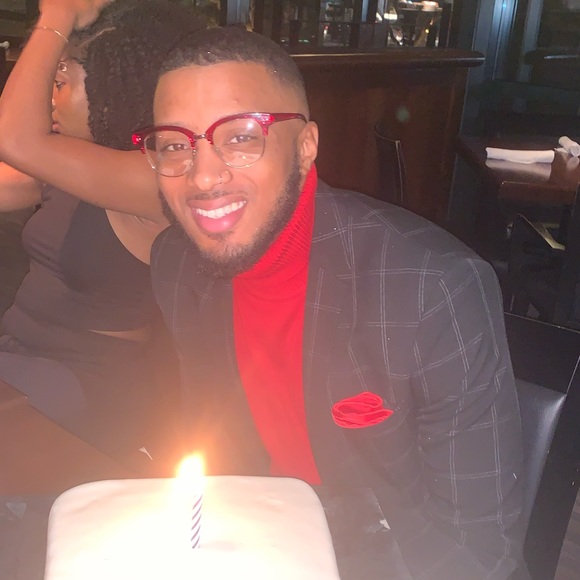 Red Turtleneck Sweater size Medium - Picture 6 of 7